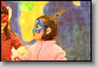 0330-194527-01 * 819 x 553 * (130KB)
